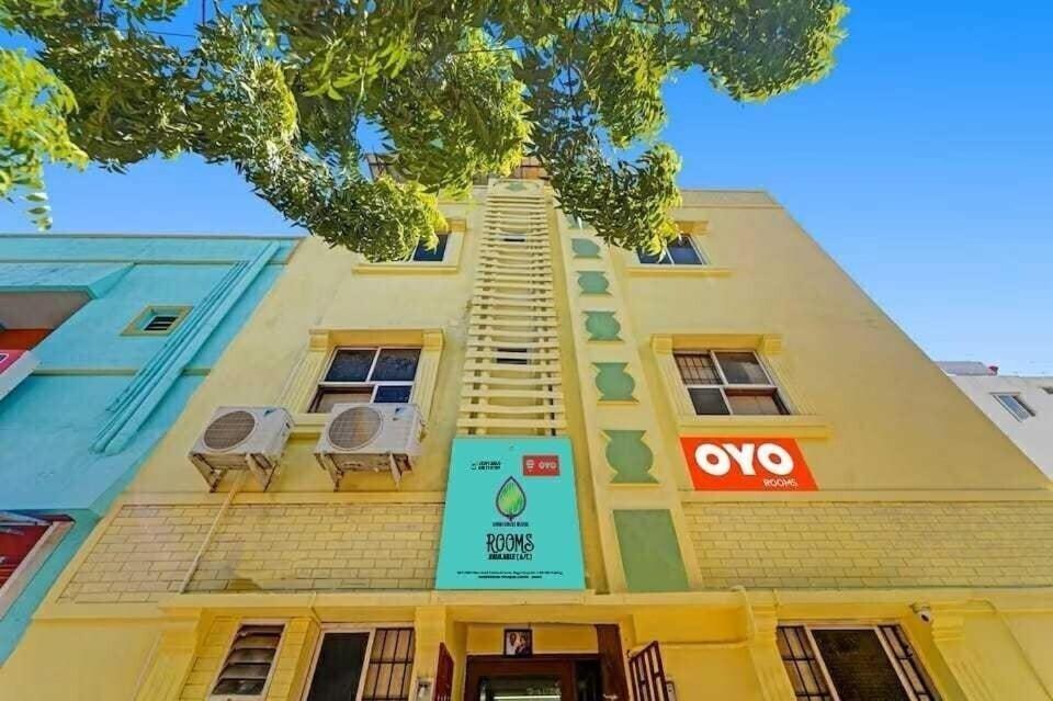 Oyo 81287 Empire Inn Ченнаи Экстерьер фото